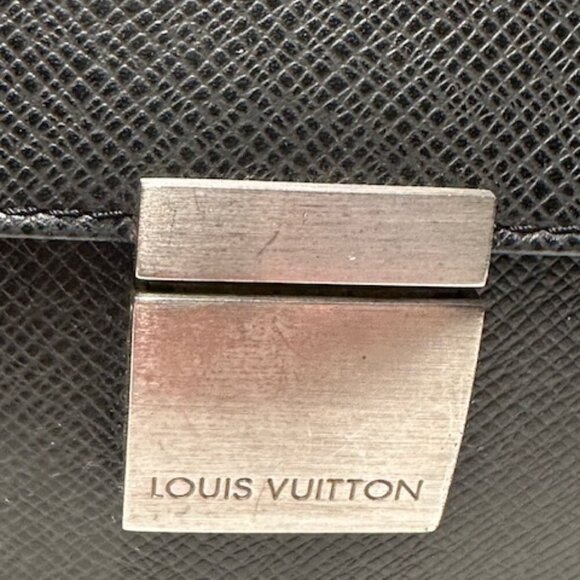 Louis Vuitton  LV Black Taiga Leather Selenga Clutch Wristlet + COA - Picture 6 of 13